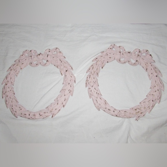 Other - Elegant Pink Cast Iron Leaf Design